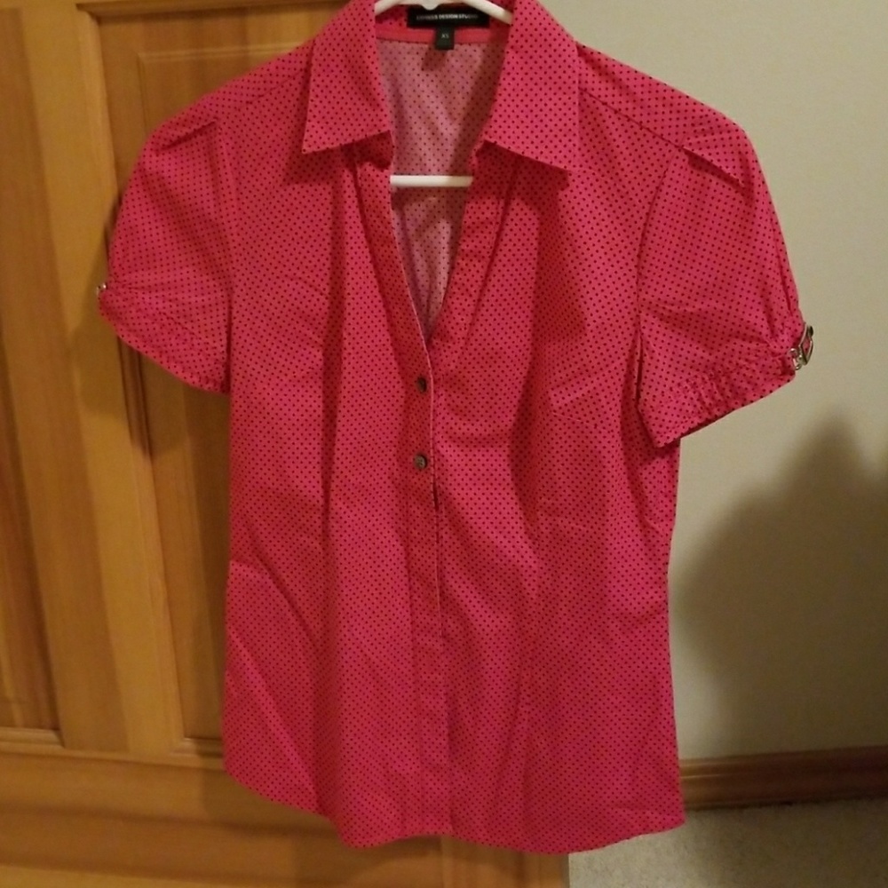 😍Express pink polka dot button down shirt